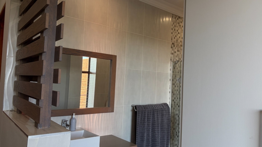 4 Bedroom Property for Sale in Grimbeeck Park North West